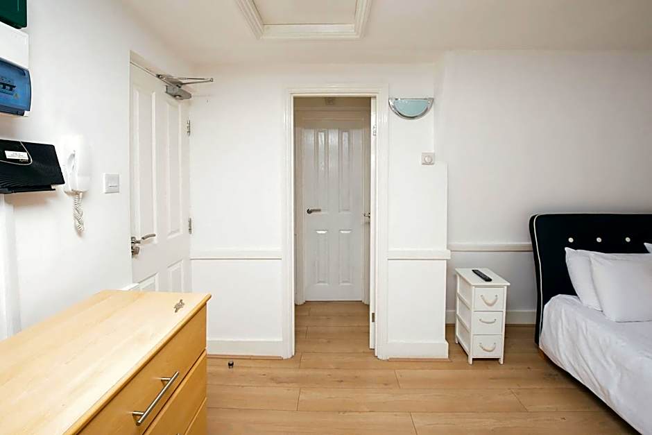 Cambridge City Studios by Paymán Club