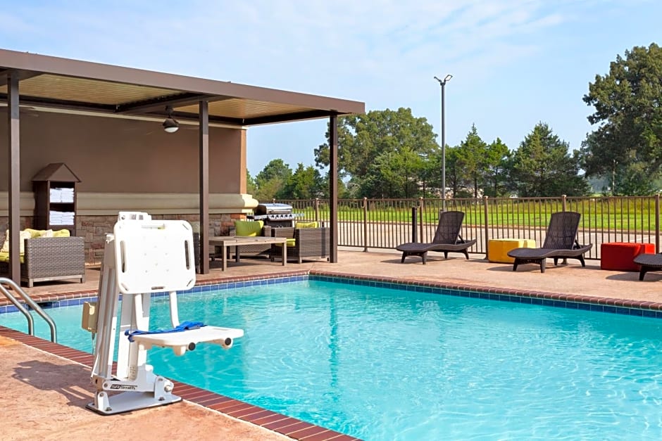 Holiday Inn Express & Suites Searcy, an IHG Hotel