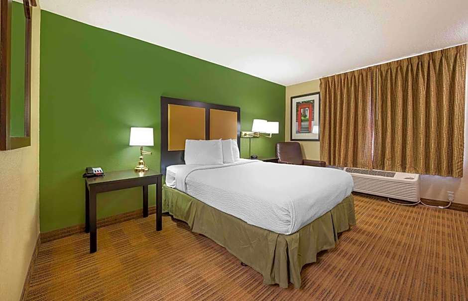Extended Stay America Suites - Champaign - Urbana
