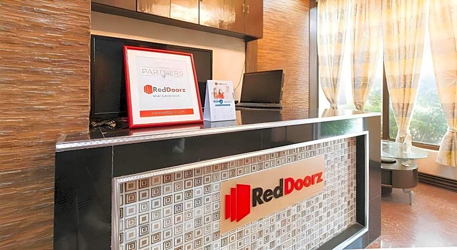 RedDoorz Plus at Canley Residential