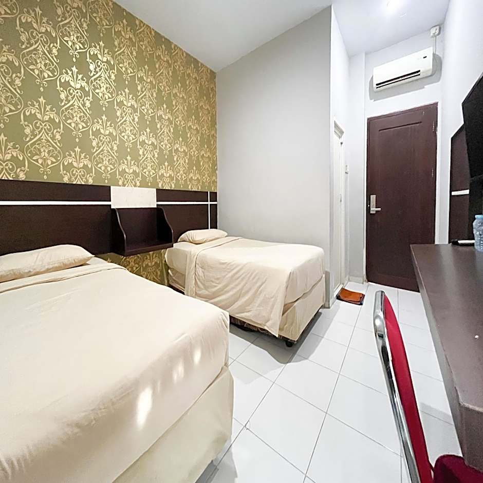 RedDoorz at Lucky Inn Panakukkang Makassar