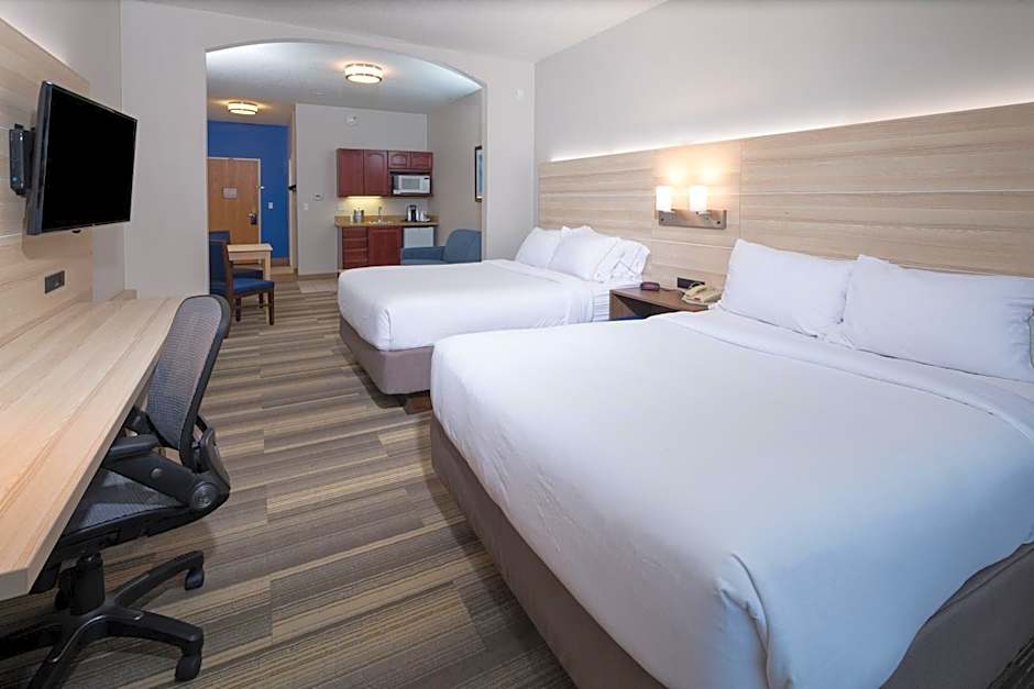Holiday Inn Express Hotel & Suites Detroit-Utica By IHG