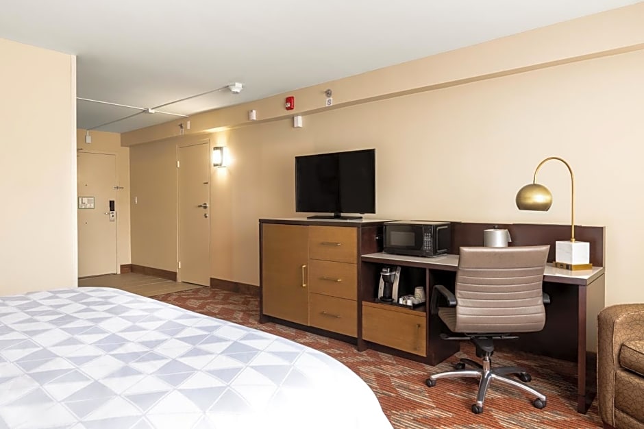 DoubleTree by Hilton Greensboro Airport