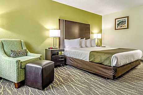 1 Double Bed, Smoking
