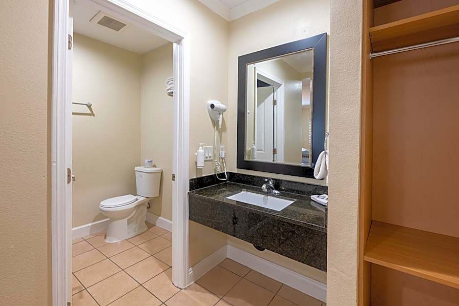 Hollywood City Inn
