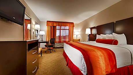 1 King Bed Suite Nonsmoking