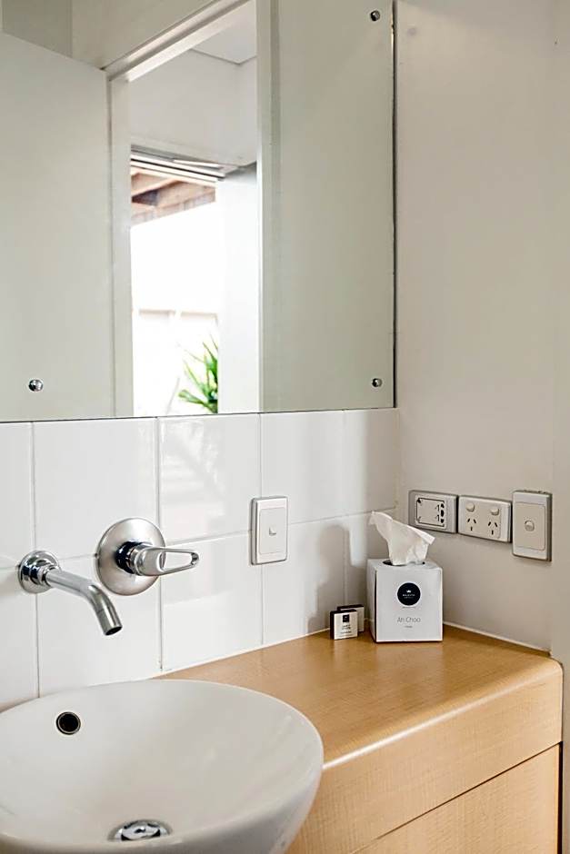 Majestic Oasis Apartments