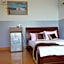 Van Long Elephants Lakeside View Hotel