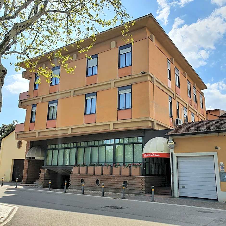 HOTEL PERLA