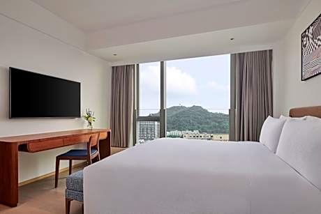 Deluxe Suite with Two King Beds and Kitchen