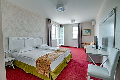 Triple Room with Balcony