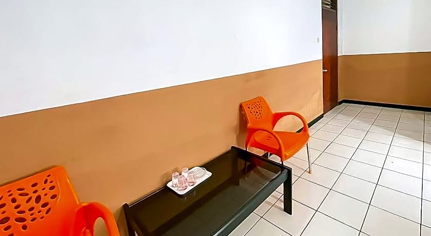 Hotel Shanty Mitra RedDoorz