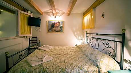 Double or Twin Room with Bathroom