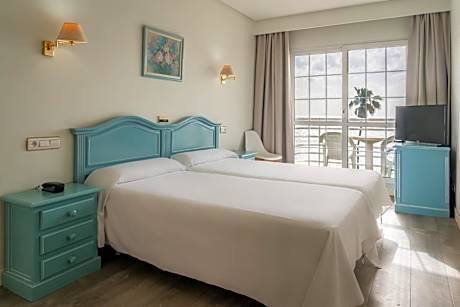 Twin Room with Sea View