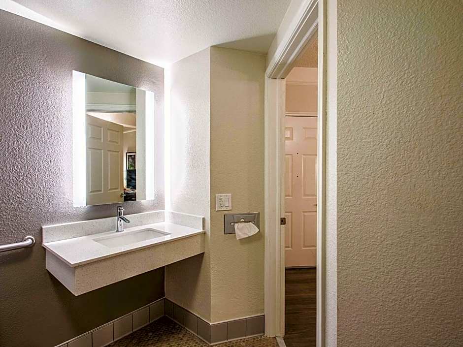 La Quinta Inn & Suites by Wyndham Orem University Parkway