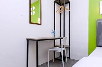 Urbanview Don Juan Pondok Gede by RedDoorz