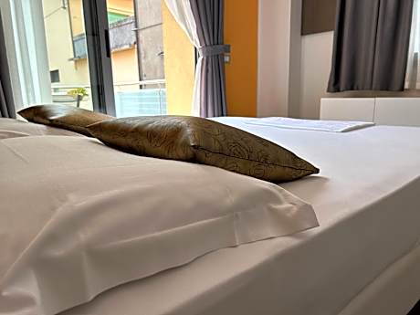 Apartment with Mountain View and Terrace