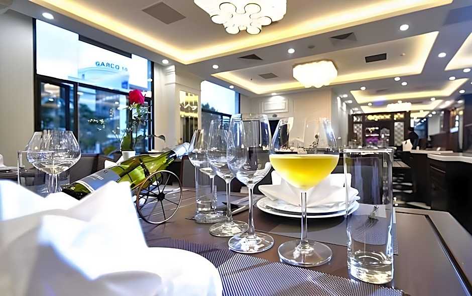 Garco Dragon Hotel 2