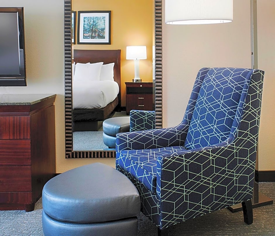 DoubleTree Suites by Hilton Bentonville