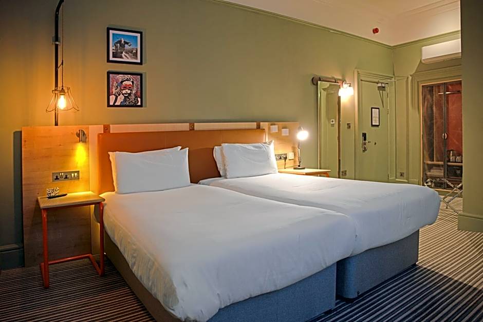 Bristol Grand Hotel By Sunday