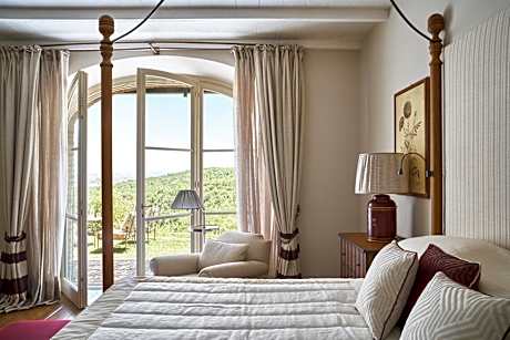 Suite with Garden View