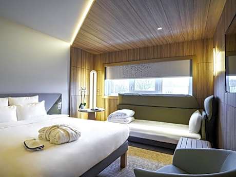 Executive King-Size Bed Triple Room