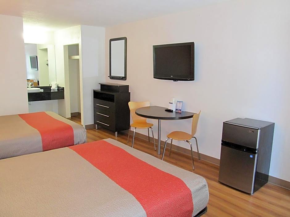 Motel 6-Savannah, GA - Midtown