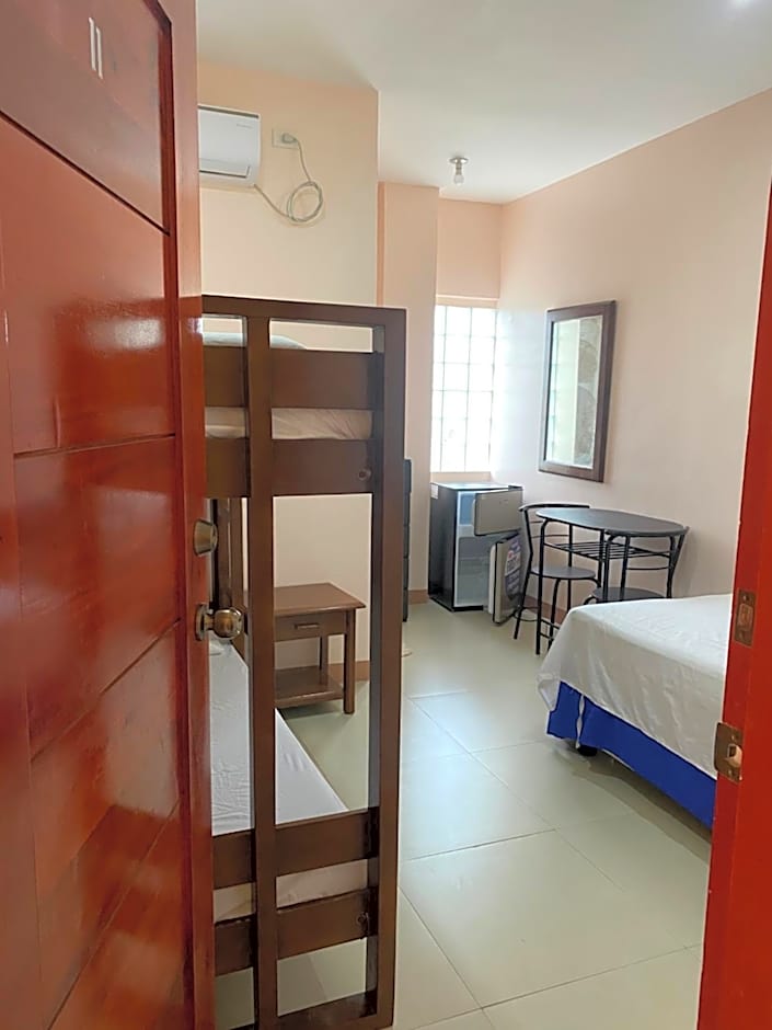 Kellocks' Seaview Apartelle