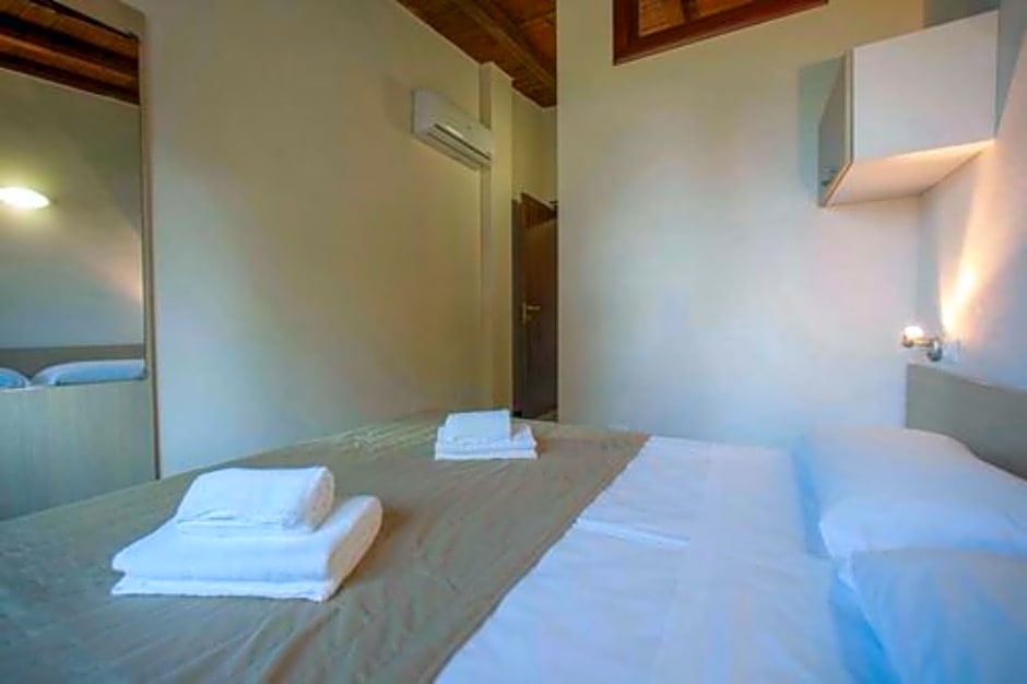 The Garda Village - Near Spiaggia Brema