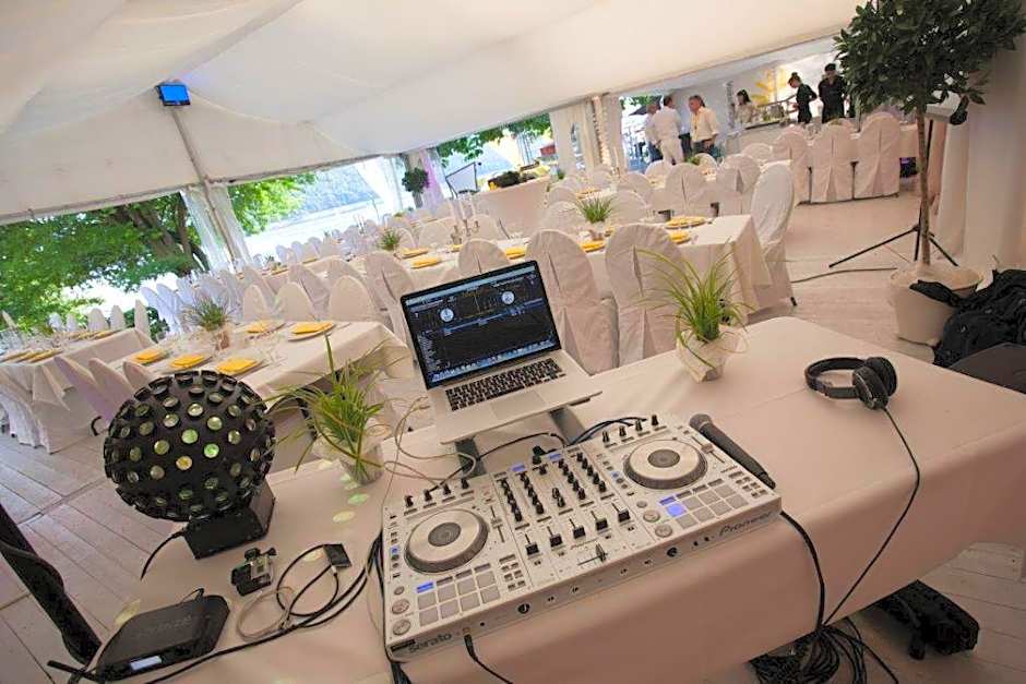 Strandhaus Edersee Nr 12 - Kaminzimmer, Seeblick, Badestrand, Seeterrasse