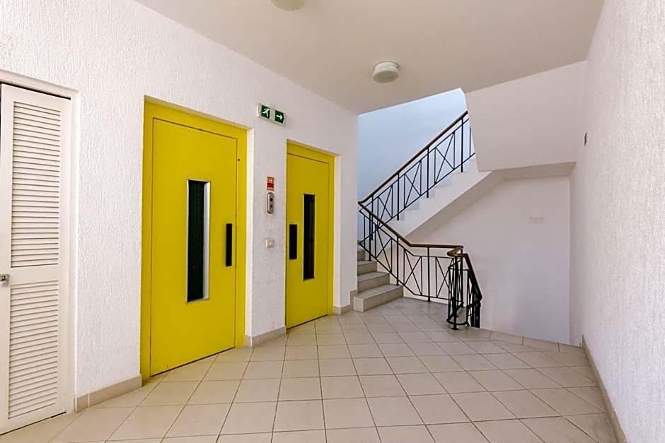 Rent4Rest Estoril Beachfront Apartments