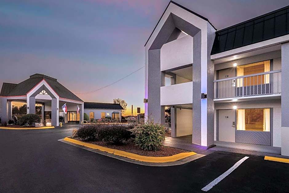 Super 8 by Wyndham Garysburg/Roanoke Rapids