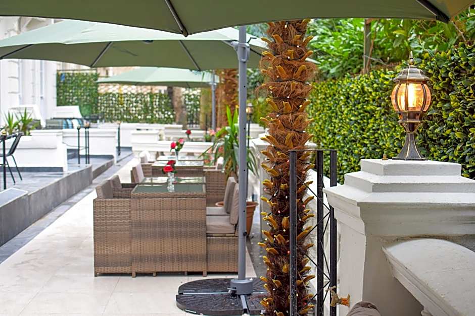 PEMBRIDGE PALACE HOTEL