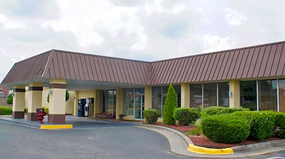 Relax Inn Monroe