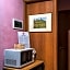 Bulldog Station Apartments with private WC, AC, TV