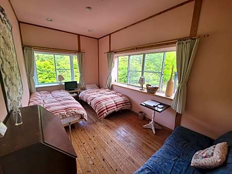 Twin Room with Shared Bathroom and Toilet