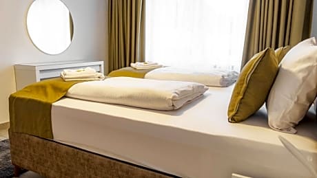 E&B Hotel