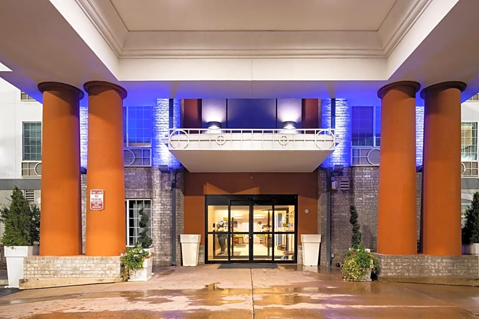 Holiday Inn Express Hotel & Suites Evanston By IHG
