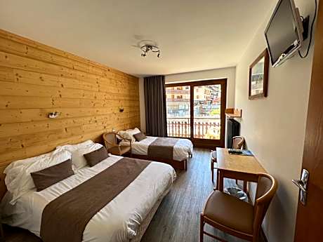 Triple Room with Private Bathroom