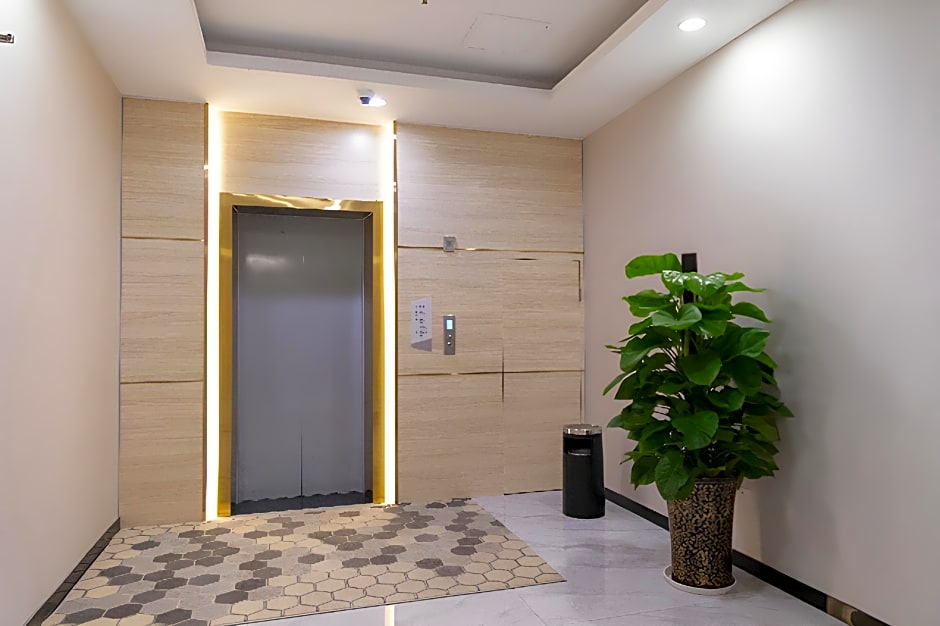 Borrman Hotel Mianyang Fucheng District High-speed Railway Station