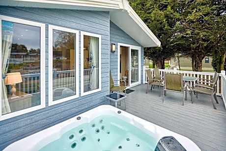 The Haven Lodge with Hot Tub