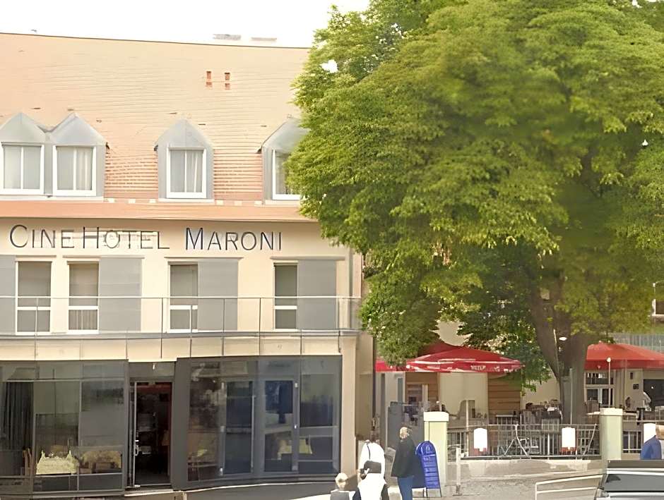 CineHotel Maroni