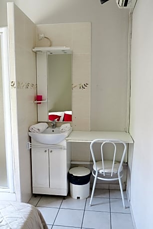 Economy Double Room with External Shared Toilet