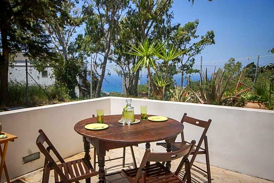 Violeta's Seaview Apartment in Rhodes