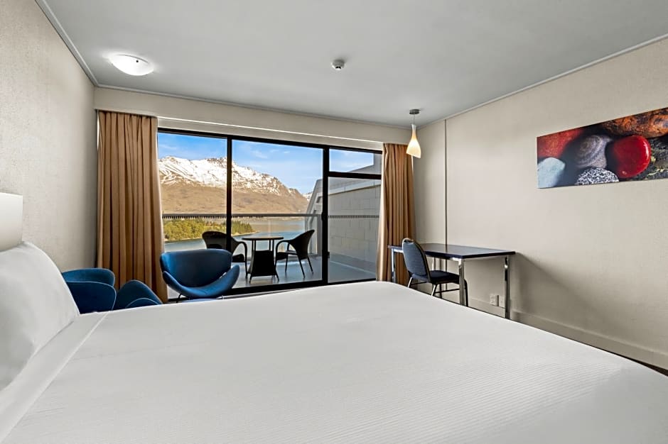 Copthorne Hotel & Apartments Queenstown Lakeview