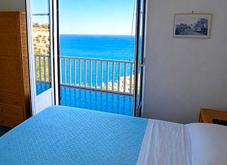 Double Room with Balcony and Sea View