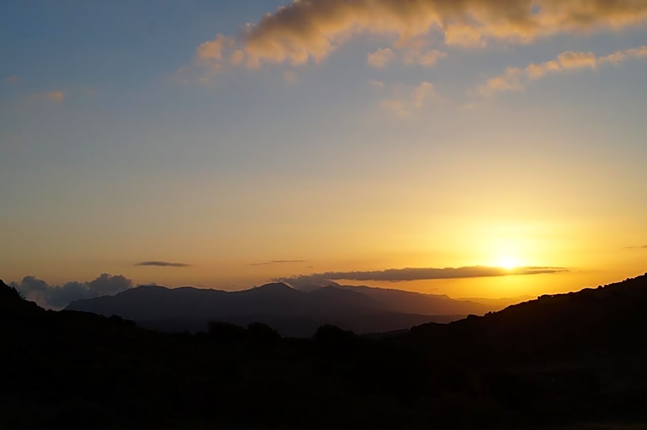 Jason Rooms & Studios