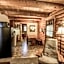 Mountainaire Inn and Log Cabins