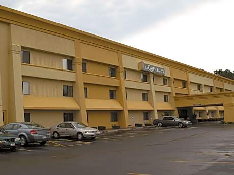 La Quinta Inn & Suites by Wyndham Jackson