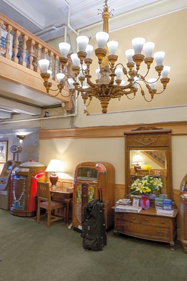 Aida Plaza Hotel